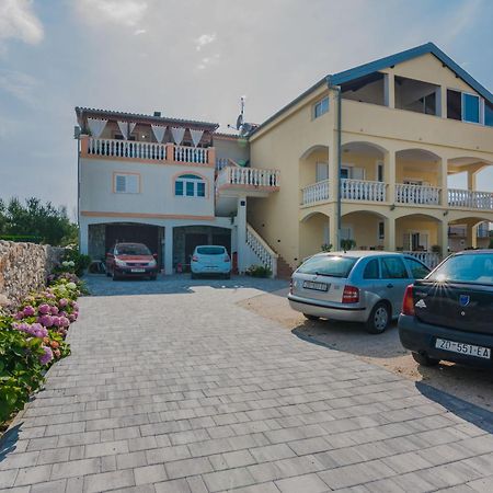 Luxury Apartments Monika Near The Sea With Private Parking Бибинє Екстер'єр фото