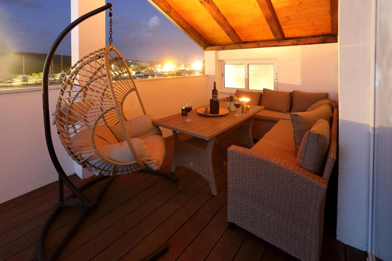 Luxury Apartments Monika Near The Sea With Private Parking Бибинє Екстер'єр фото