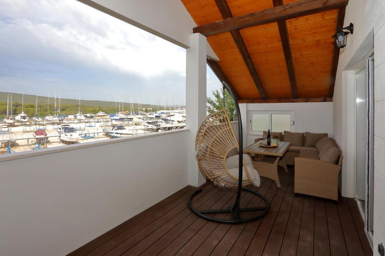 Luxury Apartments Monika Near The Sea With Private Parking Бибинє Екстер'єр фото