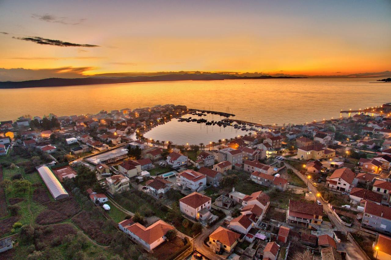 Luxury Apartments Monika Near The Sea With Private Parking Бибинє Екстер'єр фото