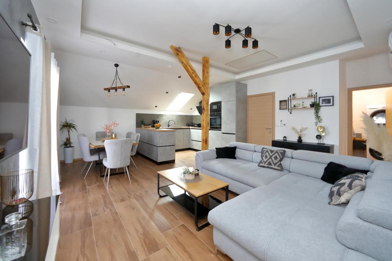 Luxury Apartments Monika Near The Sea With Private Parking Бибинє Екстер'єр фото