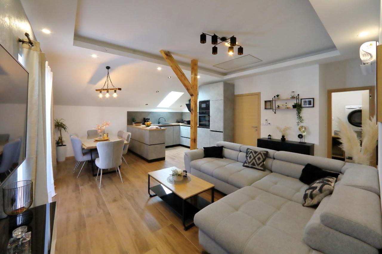 Luxury Apartments Monika Near The Sea With Private Parking Бибинє Екстер'єр фото