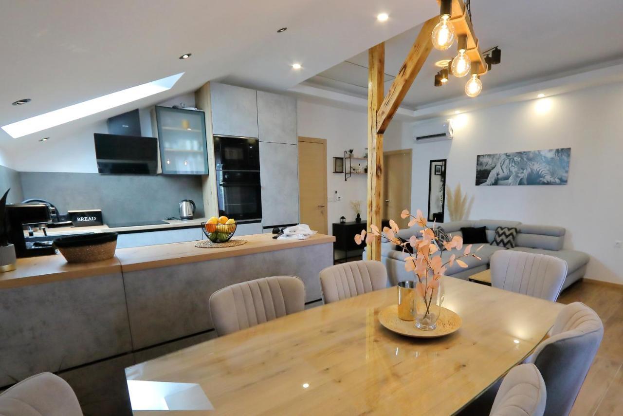 Luxury Apartments Monika Near The Sea With Private Parking Бибинє Екстер'єр фото