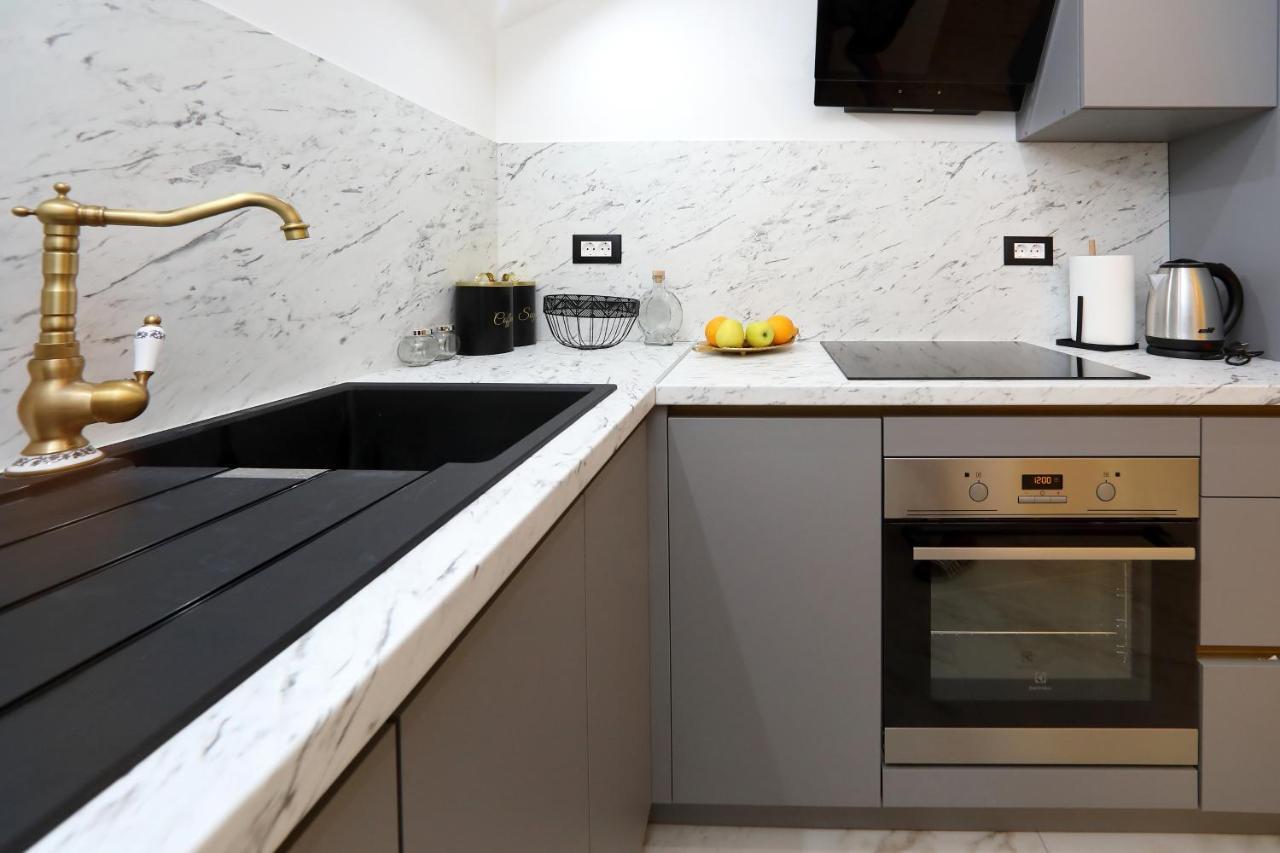Luxury Apartments Monika Near The Sea With Private Parking Бибинє Екстер'єр фото