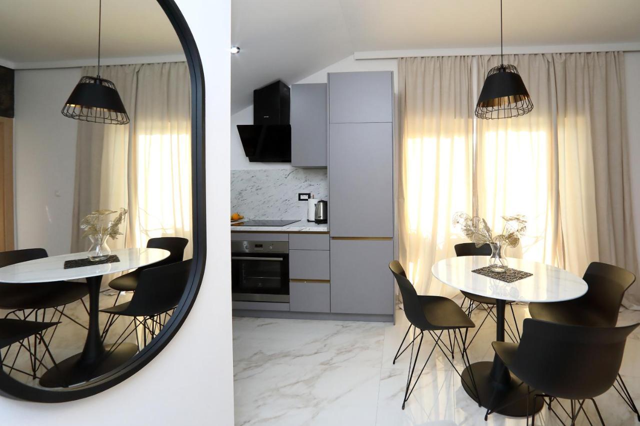 Luxury Apartments Monika Near The Sea With Private Parking Бибинє Екстер'єр фото