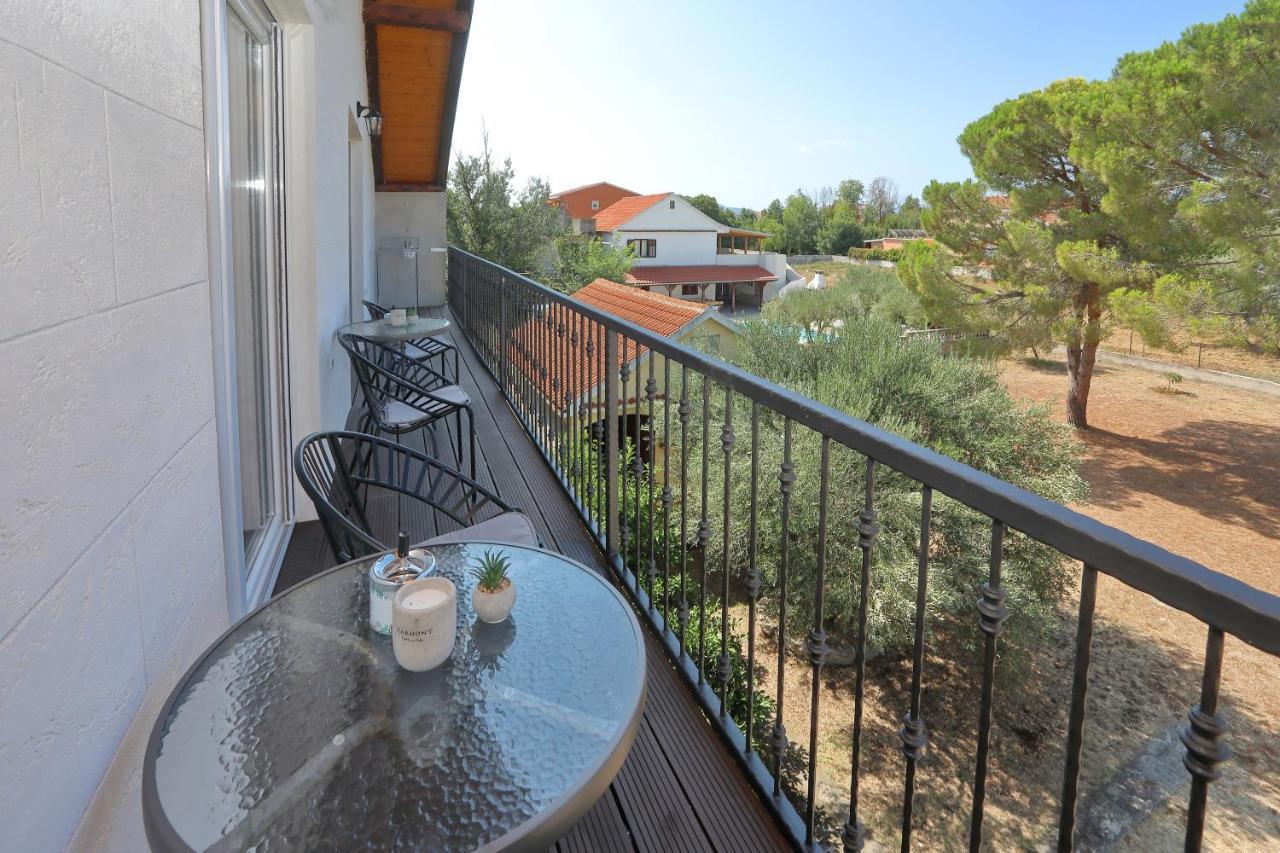 Luxury Apartments Monika Near The Sea With Private Parking Бибинє Екстер'єр фото
